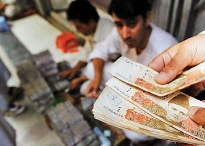 Pakistani Rupee Strengthens Against US Dollar Amid Global Turbulence
