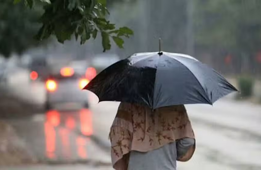 PMD Forecasts Heavy Rain and Possible Hail in Karachi