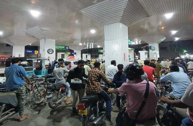 Govt Tightens Monitoring of Fuel Stocks to Avoid Supply Disruptions Amid Regional Tensions