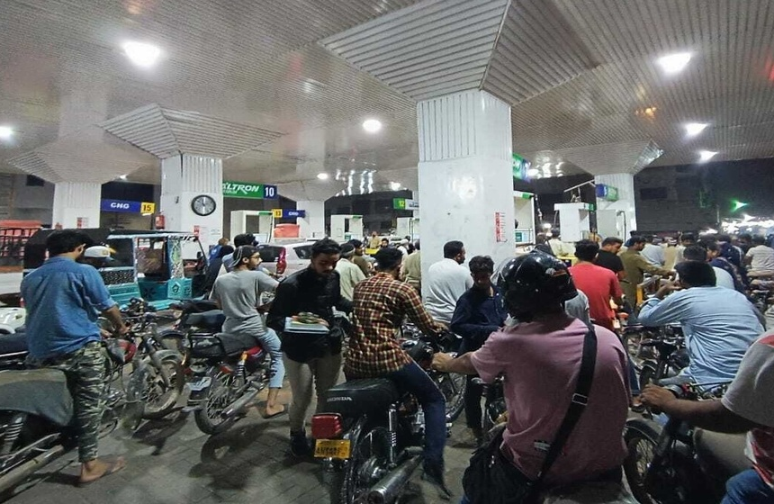 Govt Tightens Monitoring of Fuel Stocks to Avoid Supply Disruptions Amid Regional Tensions