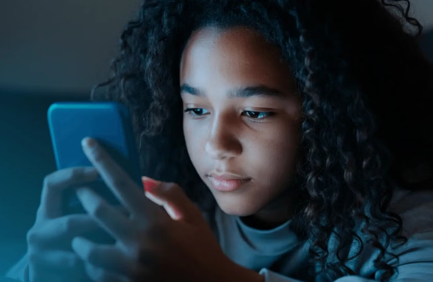 Over 60% of Australian Teens Continue Using Social Media Despite Age Restrictions