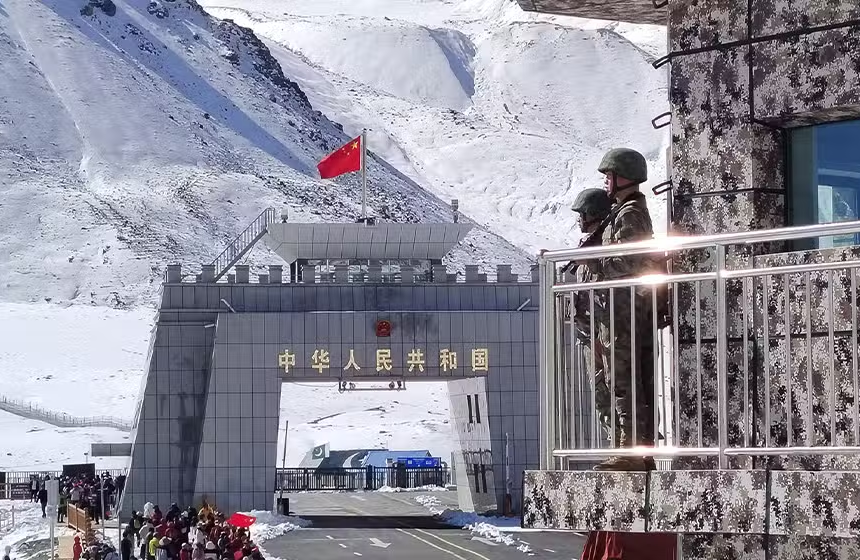 Kyrgyz Shipment Enters Pakistan via China Route, Marking New Regional Trade Shift