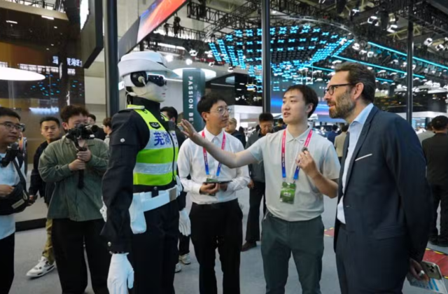 OMODA & JAECOO Expand Into Robotics With AiMOGA, Showcasing Car–Robot Integration at Beijing Auto Expo