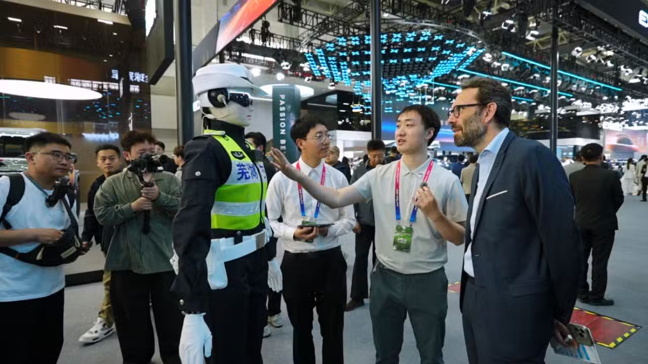 OMODA & JAECOO Expand Into Robotics With AiMOGA, Showcasing Car–Robot Integration at Beijing Auto Expo