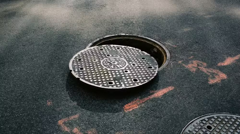 CM Punjab Orders Strict Action Over Open Manholes in Housing Societies
