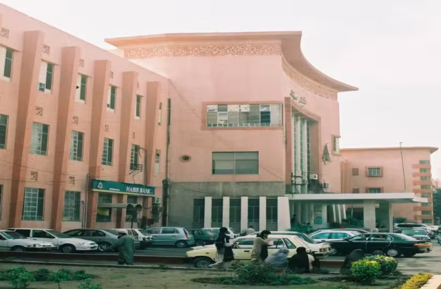 Nishtar Hospital Seals Operation Theatre After Suspected HIV Case in Multan