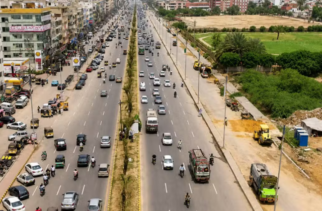 Karachi Reopens Major Sections of University Road to Improve Traffic Flow