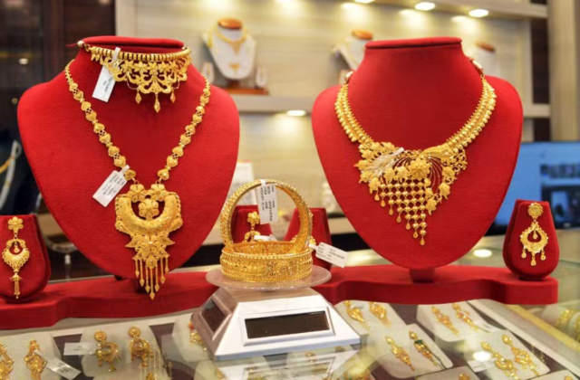 Gold Prices Rise for Third Consecutive Day in Pakistan